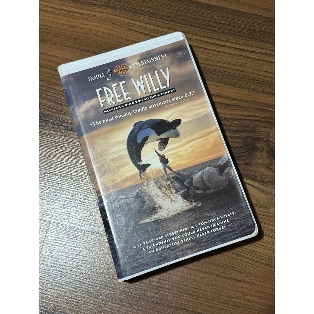 Free Willy VHS Tape 1993 Family Movie Clamshell Case Tested Working Good